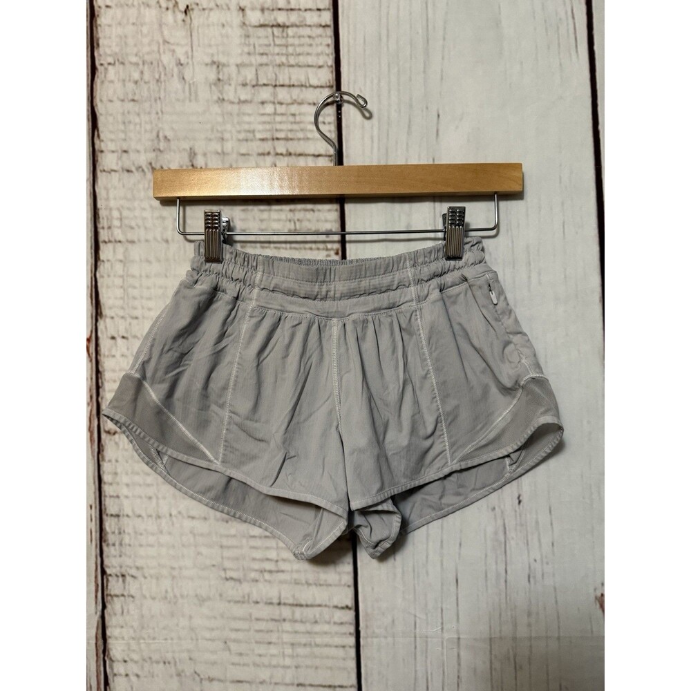 Lululemon Hotty Hot Shorts II 2" Inseam Lined Swift Size 4 White/Beige W7AHOR
